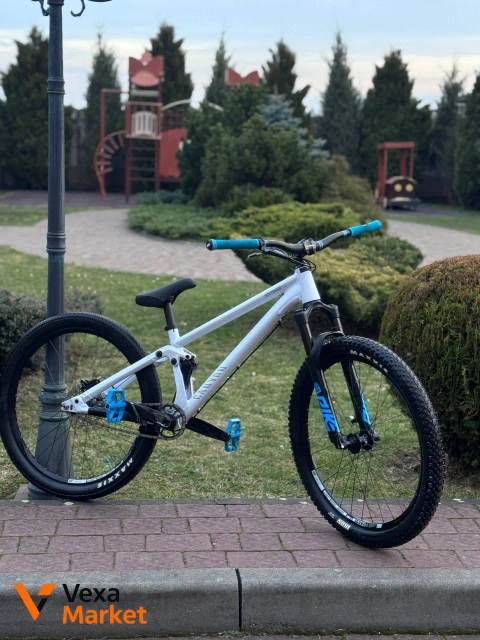 Продам велосипед Canyon Stitched 720