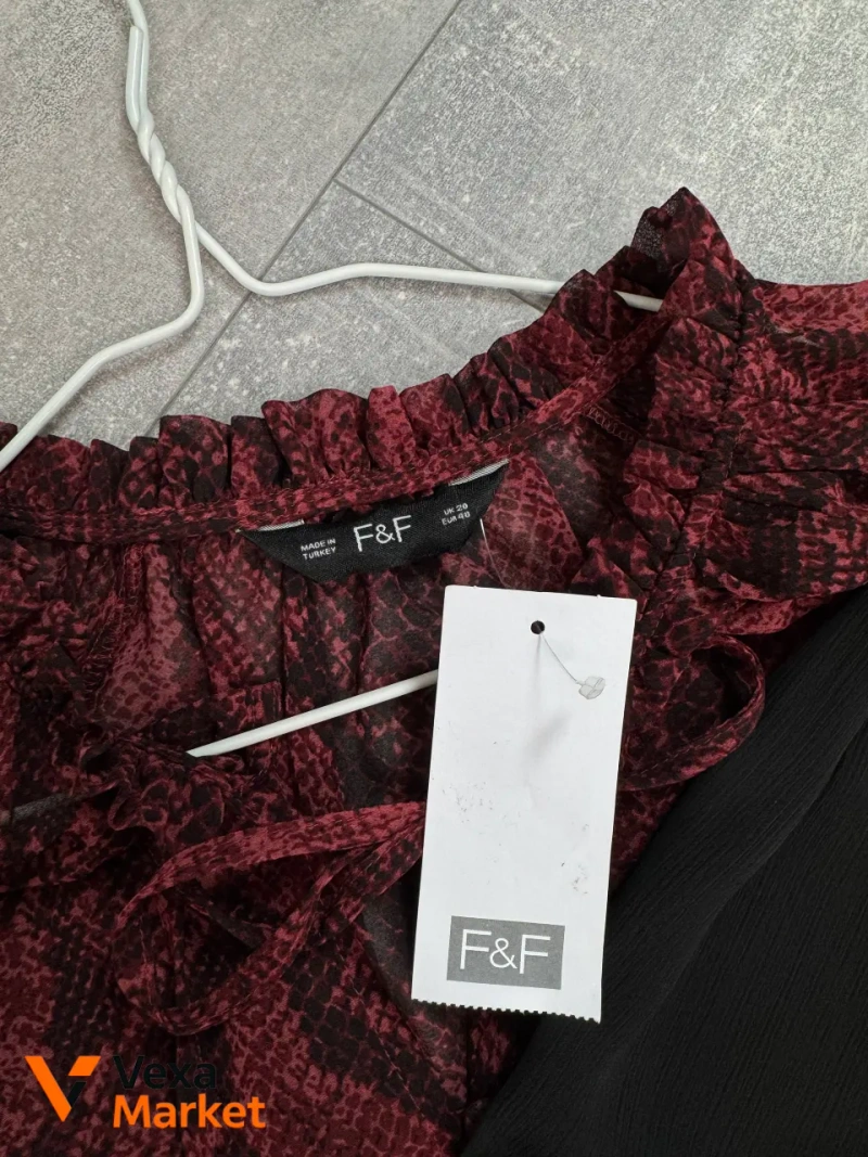 Шифонова блуза F & F в принт бордового кольору — фото 5