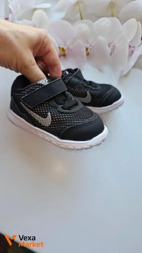 Nike детские кроссовки, состояние новых, на ножку 11 см