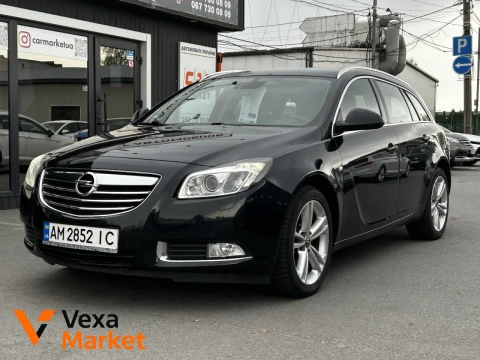 Opel Insignia 2012 Чорний