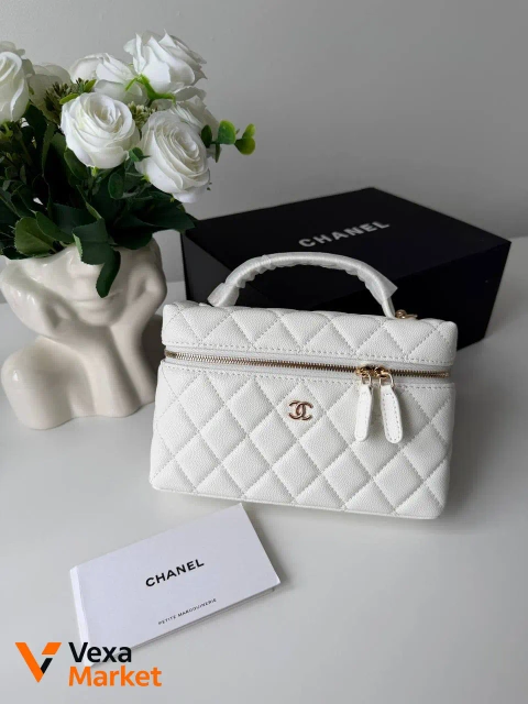 Chanel Classic White Grainy Leather Vanity Case 19.5 x 12 x 5 cm