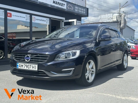 Volvo V60 I покоління (FL) 2015 Гібрид (PHEV) 2.4 л. Автомат Повний Синій