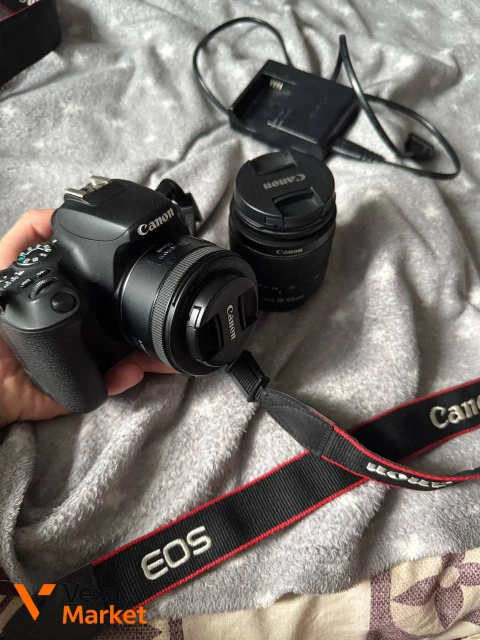 Фотоапарат Canon 200D з об'єктивом 50mm 1.8 та kit-об'єктивом