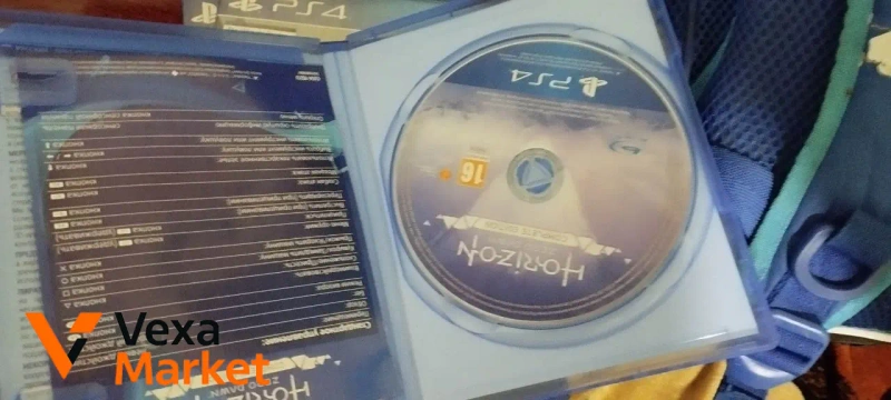 Комплект PlayStation 4: консоль, 6 игр, 3 джойстика — фото 2