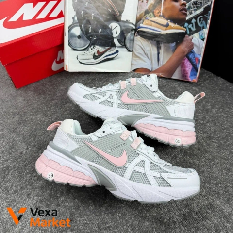 Nike V2K Runtekk White Pink