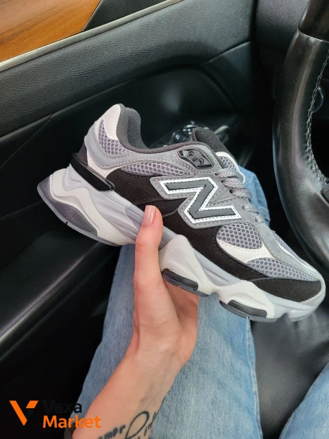 New Balance 9060 сірі кросівки