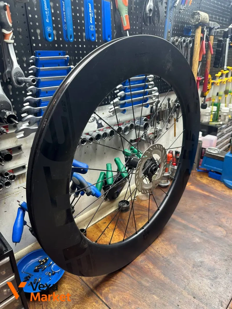 Переднее карбоновое колесо EliteWheels 80мм с тормозным диском Shimano — фото 2