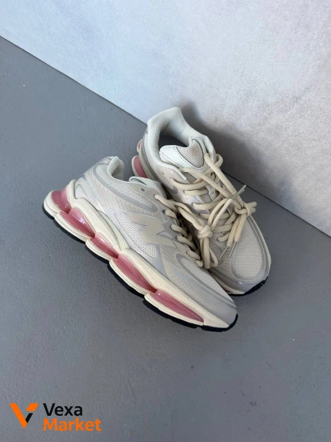 New Balance 2000 Timberwolf / Pink Sole