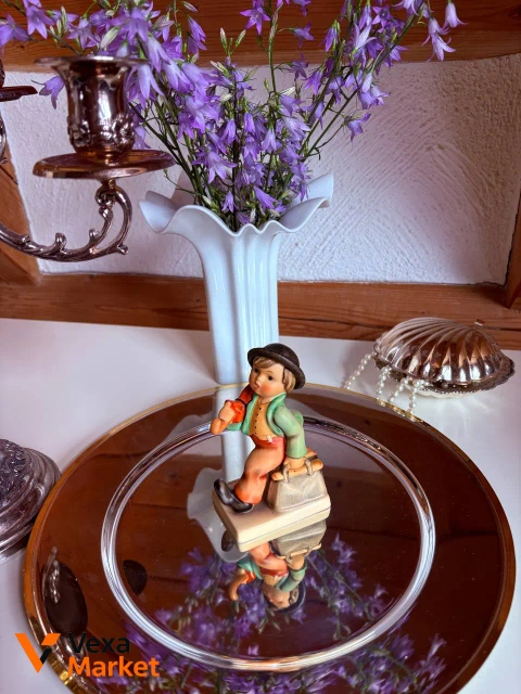 Фигурка "Мальчик с чемоданом" Göbel, 12 см