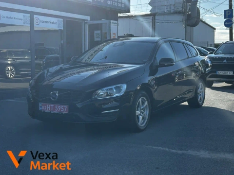 Volkswagen Golf 2015 1.6 Дизель Чорний