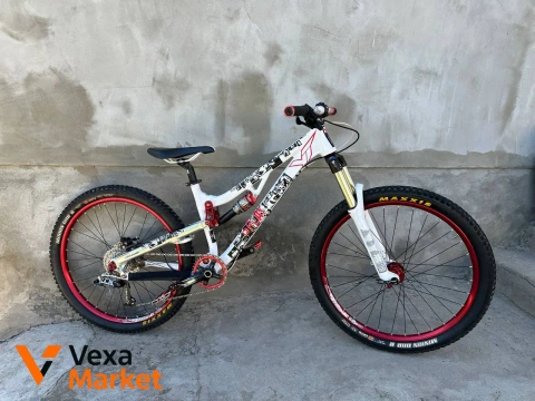 Велосипед YT Play 26 S Slopestyle/Dirt/Freeride