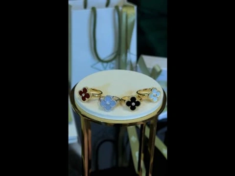 Каблучка Van Cleef & Arpels Vintage з діамантом та перламутром, жовте/біле/рожеве золото 18К