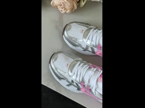 Кросівки Nike біло-рожеві текстильні