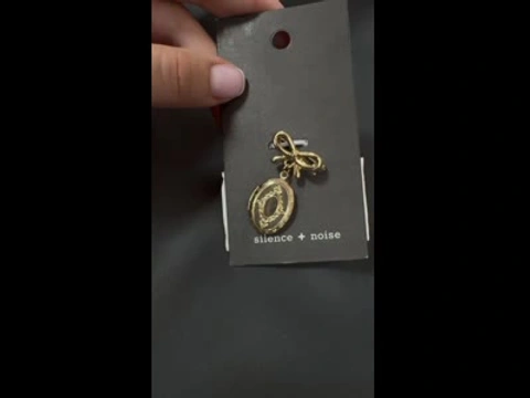 Брошка URBAN OUTFITTERS