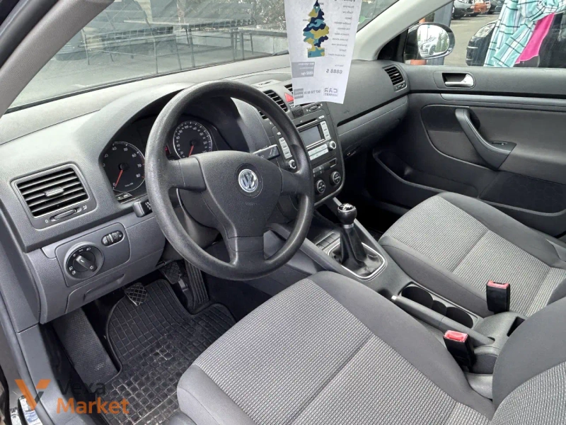 Volkswagen Golf 2008 1.6 л Бензин Чорний — фото 4