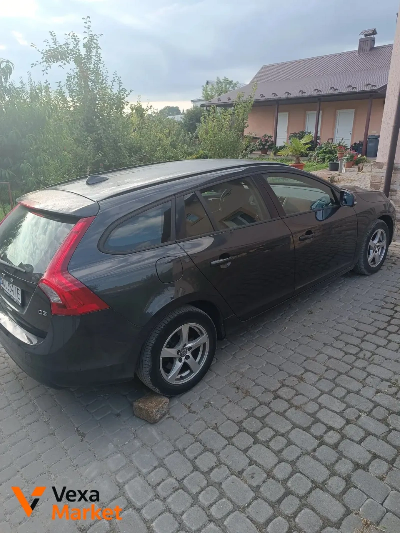 Volvo V60 2016 Дизель 2 л. — фото 3