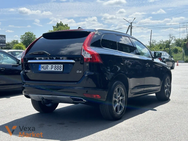 Volvo XC60 2015 Дизель 2.0 Автомат Передній Привід Чорний — фото 2
