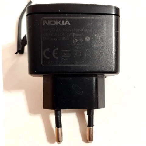 Зарядний пристрій Nokia АC-3E під ремонт / відновлення / на запчастини!