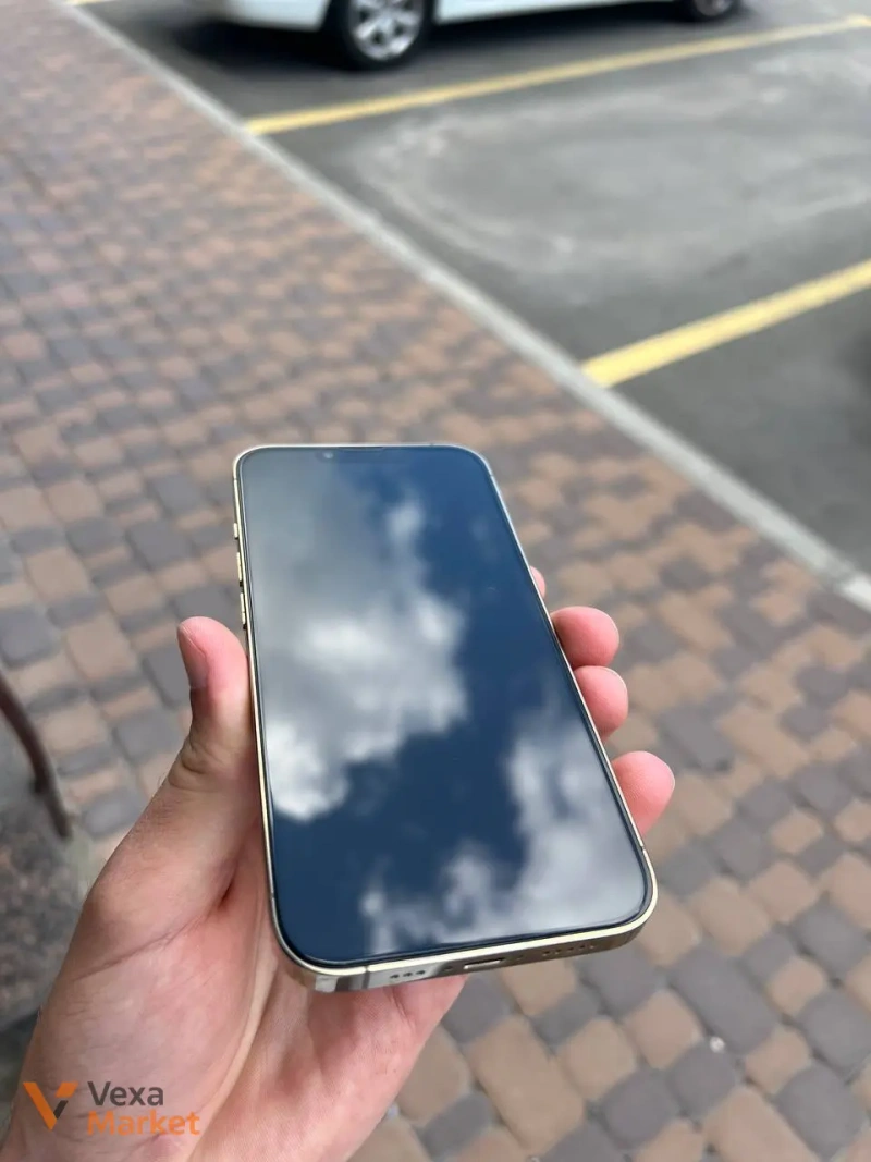 Apple iPhone 13 Pro 128GB золотий — фото 2