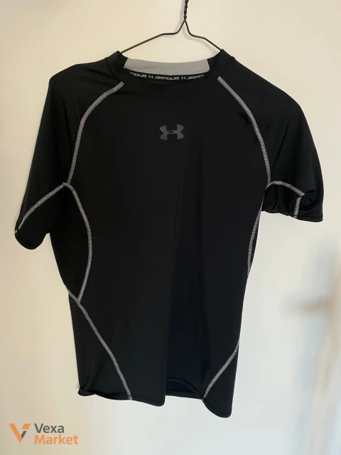 Чорна компресійна футболка Under Armour HeatGear, розмір М