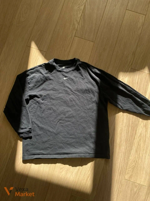 Чорний лонгслів Nike The Nike Tee Oversized Fit, розмір M
