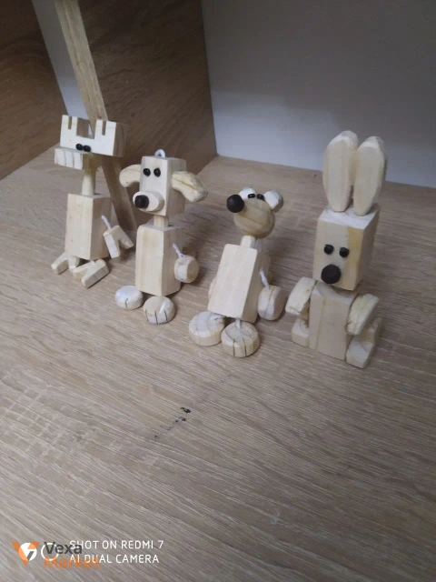 Деревянная игрушка-собачка, брелок, сувенир