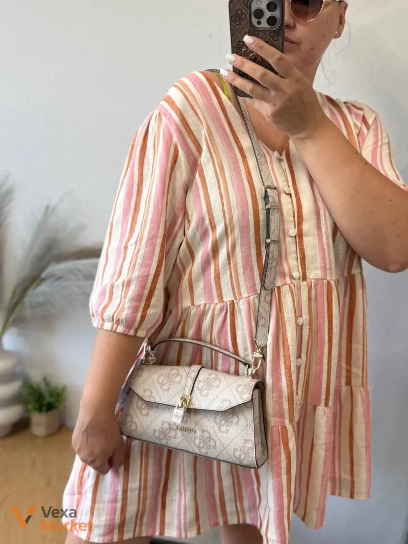 Елегантна сумка GUESS в монограмному принті — фото 4