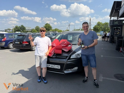 Ford Escape 2015 1.6 л Бензин Сірий