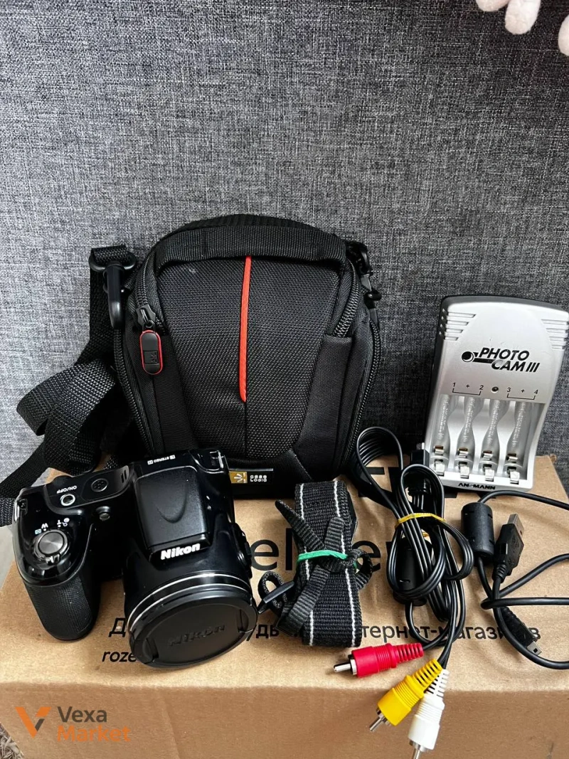 Фотоапарат Nikon з комплектом: сумка, зарядне, карта пам'яті — фото 2
