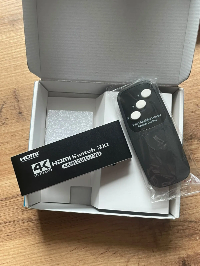 HDMI 2.0 перемикач 3x1 4K@120Hz з пультом ДК — фото 3