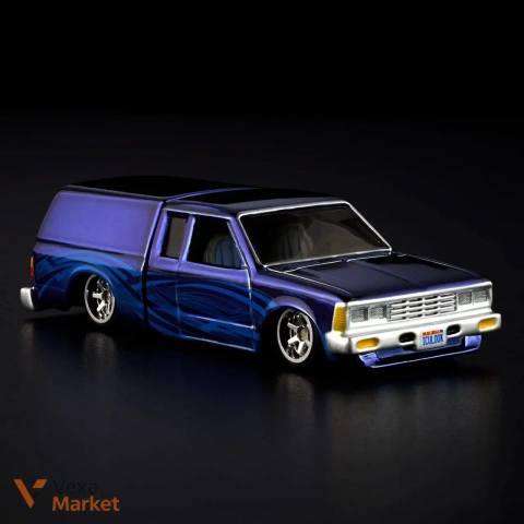 Hot Wheels RLC Exclusive 1986 Nissan 720 King Cab