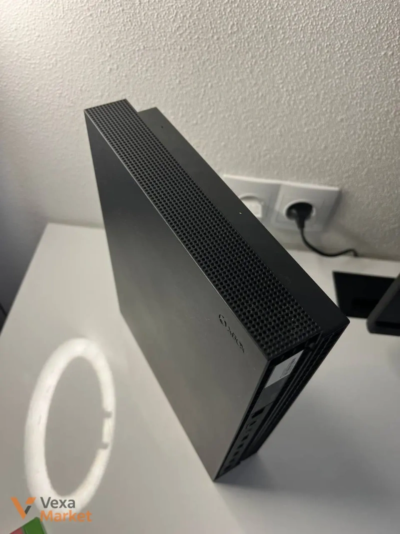 Игровая приставка Xbox One X 1000GB — фото 4
