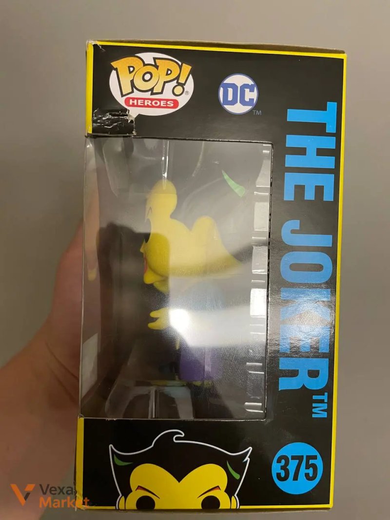 Колекційна фігурка Funko Pop! Heroes DC «The Joker» No375, лімітована версія SDCC 2022 — фото 2