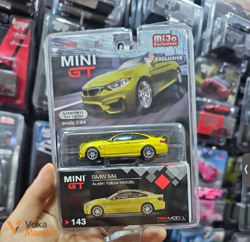 Колекційна модель Mini GT BMW M4 1:64 — фото 2