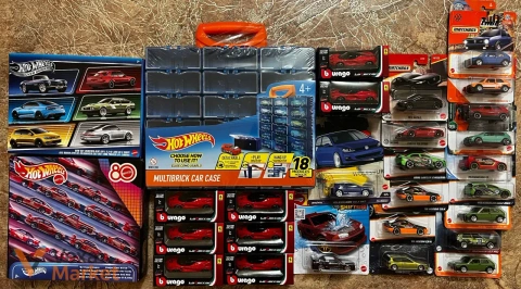 Колекційні моделі автомобілів Hot Wheels, Matchbox, Bburago