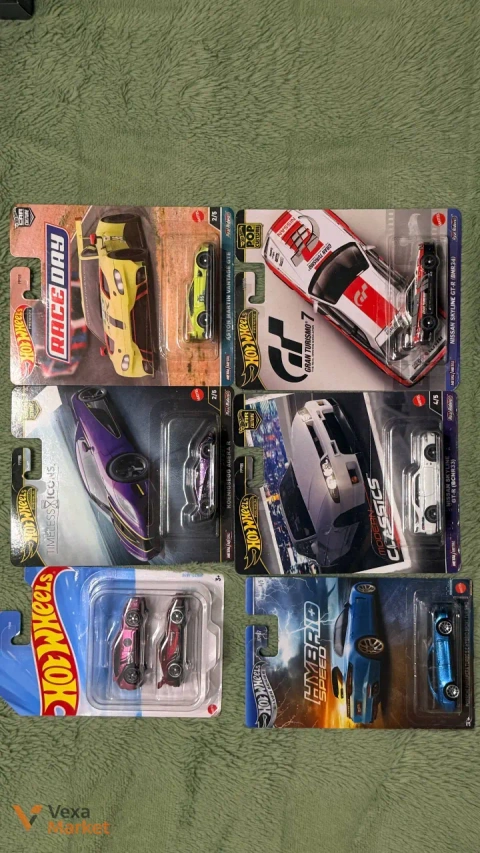 Колекційні моделі автомобілів Hot Wheels та Mini GT