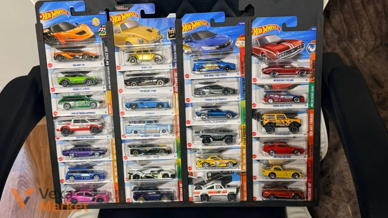 Колекційні моделі автомобілів Hot Wheels та Mini GT — фото 4