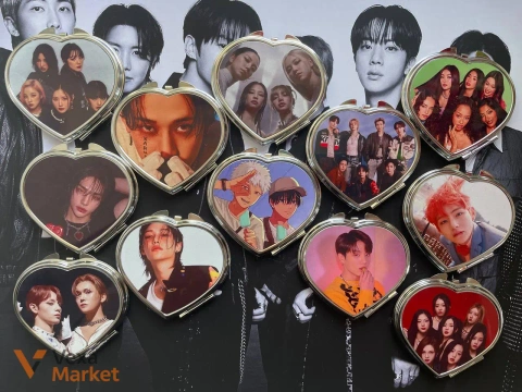 Компактное зеркало с принтом K-pop айдолов