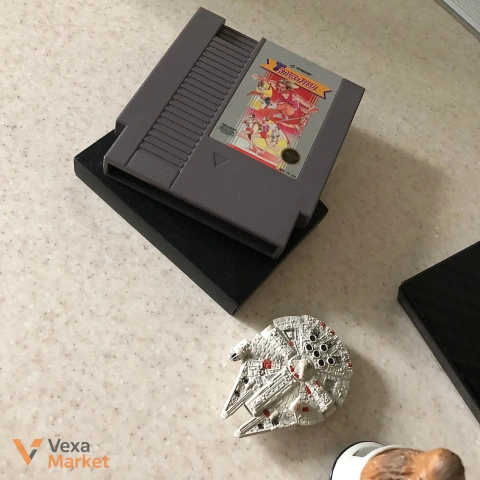 Комплект: игра на NES, внешний дисковод Micro USB, игра на Xbox 360 HALO, фигурки Star Wars