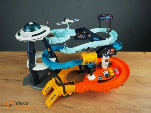 Космічний трек WToys з українським озвучуванням, 4 машинки