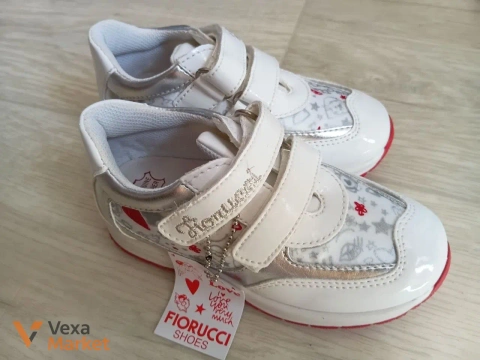 Кросівки дитячі Fiorucci білі розмір 27