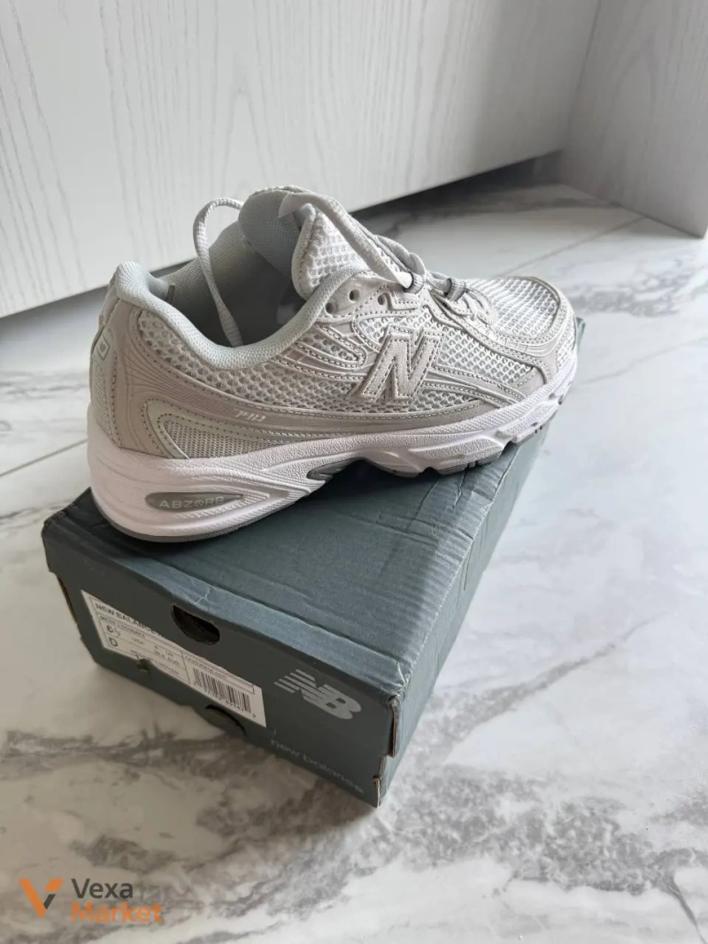 Кросівки New Balance 740 р. 39.5 — фото 3