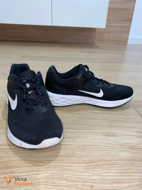 Кросівки Nike Revolution 6 DC3728-003 чорні EU 42