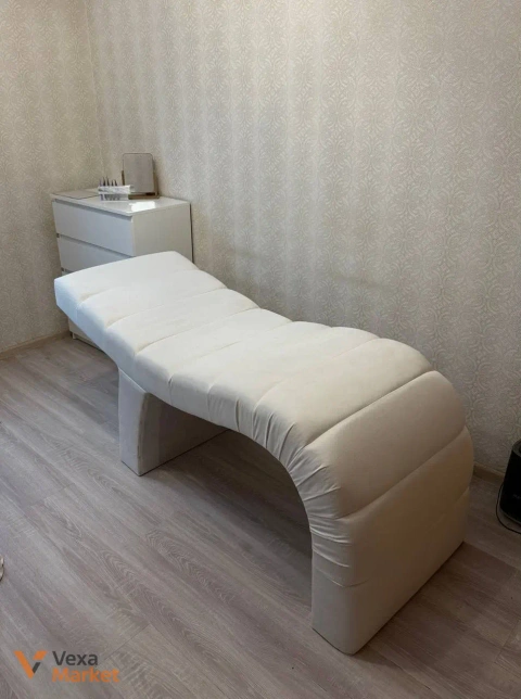 Кушетка для б'юті майстрів, косметологів, біла, велюр
