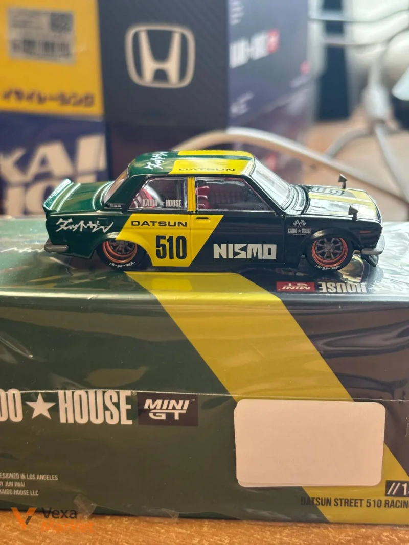 Модель машинки Kaido House x Mini GT Datsun Street Racing 510 V2 — фото 2
