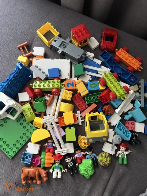 Набір LEGO Ферма та Поліція