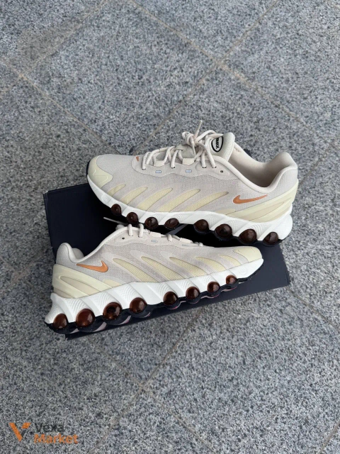 Nike Air Max Dn 8 Coconut Milk кроссовки мужские 44.5