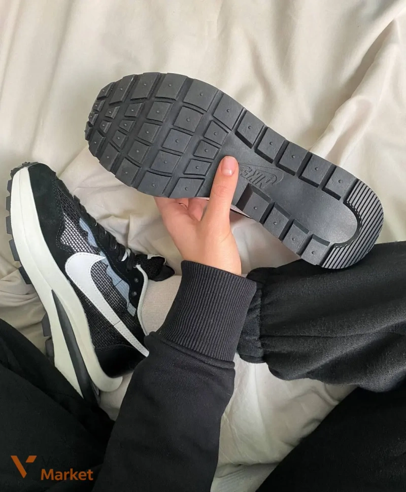 Nike Sacai Vaporwaffle кроссовки мужские черные замша/текстиль — фото 6
