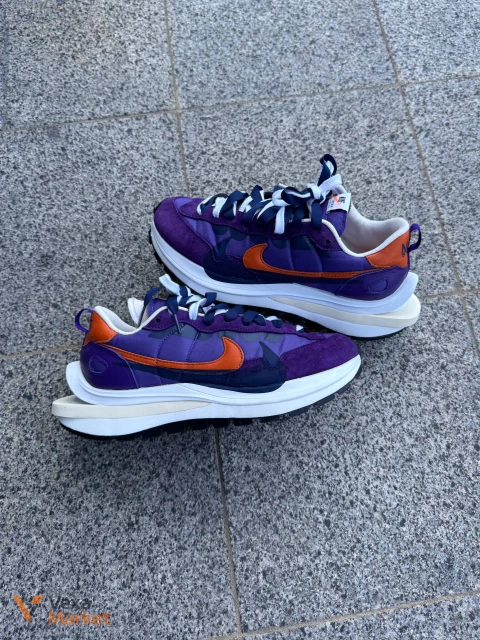 Nike x Sacai VaporWaffle Dark Iris