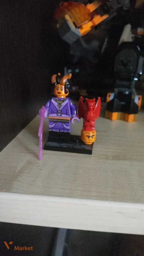 Оригінальна мініфігурка Lego Dungeons & Dragons - Tiefling Sorcerer (71047-3)